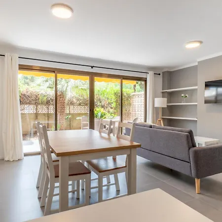 Ponent D アパート カラ・ラトハダ